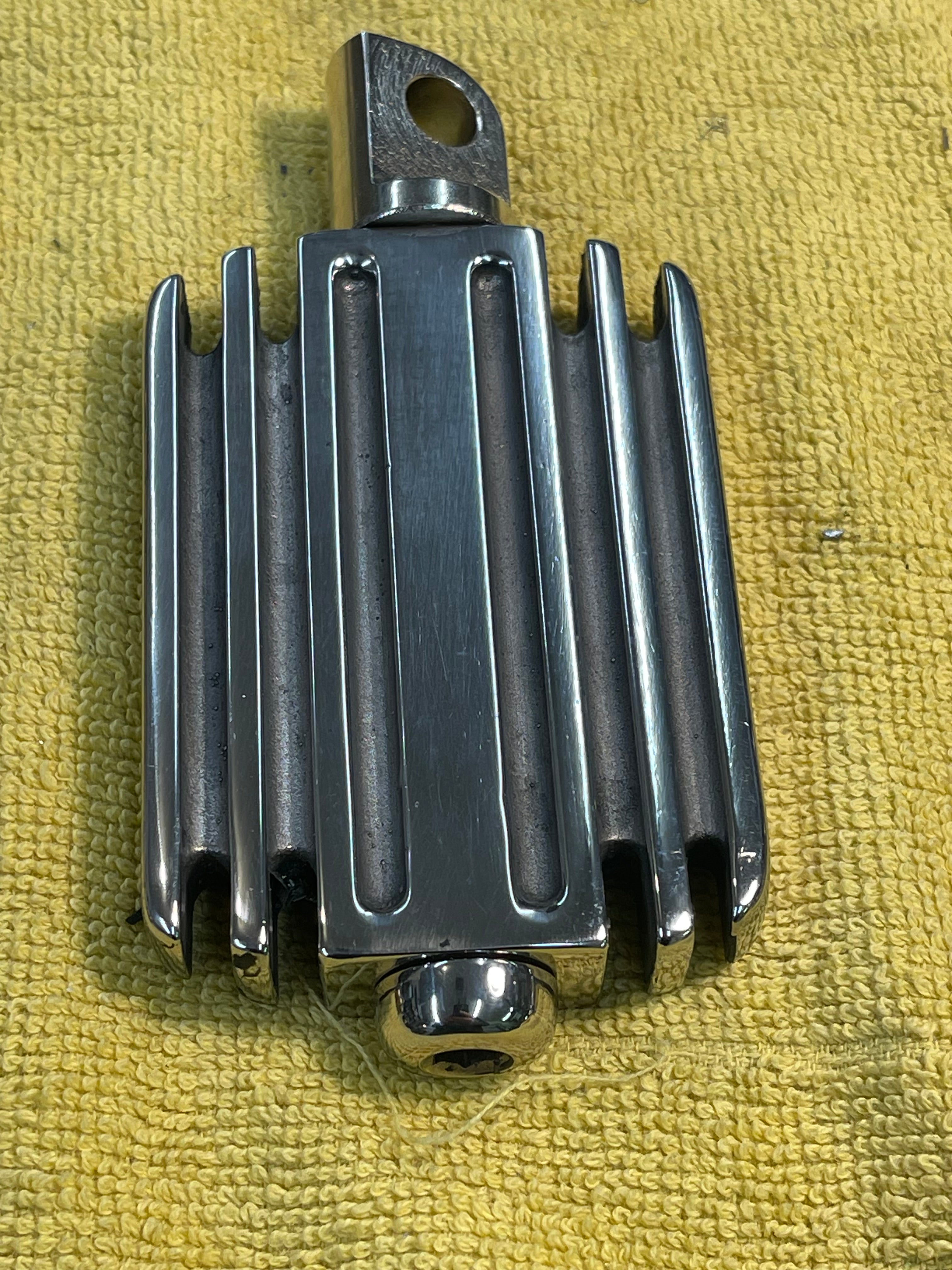 Kicker Pedal Finned